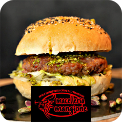 Stand 12 - Panino con hamburger di scottona al pistacchio